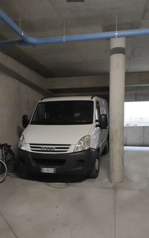 Bianco Usata 2010 Iveco Daily Furgone | 15.000 € (Super prezzo) - Immagine 1/3