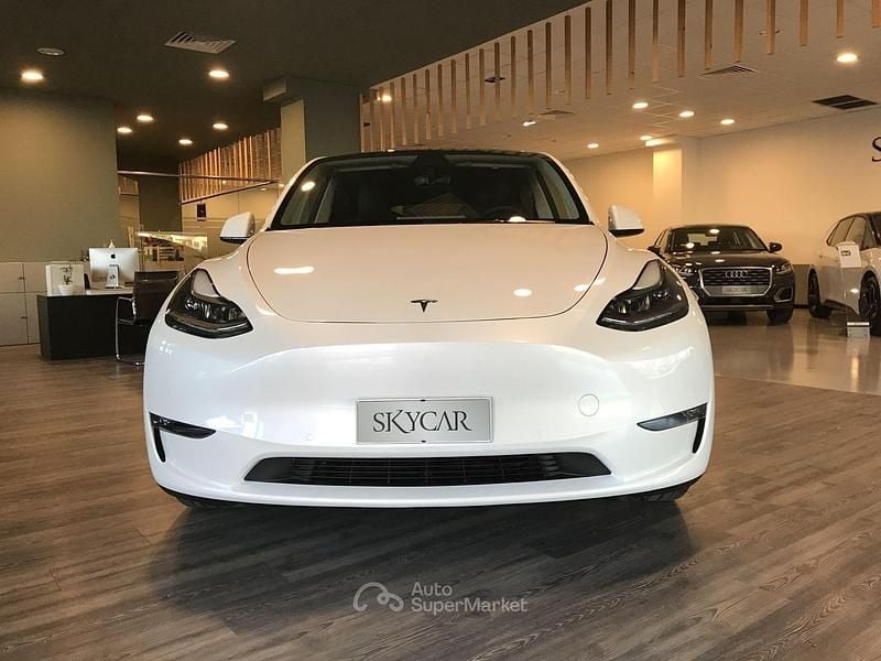 Usata Tesla Model Y RWD 255 kW (347 CV) 2023 Bianco SUV