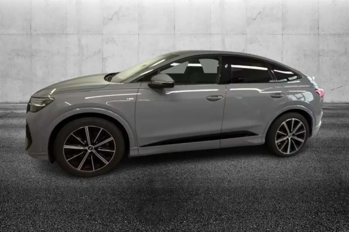 Usata Audi Q4 e-tron 69 kW (95 CV) 2023 Grigio SUV