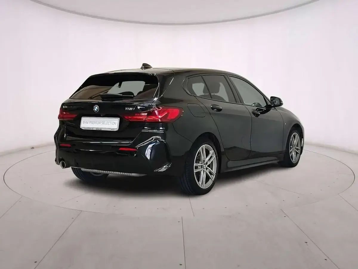 Usata BMW 116 M Sport 109 CV (80 kW) 2021 Black sapphire Utilitaria
