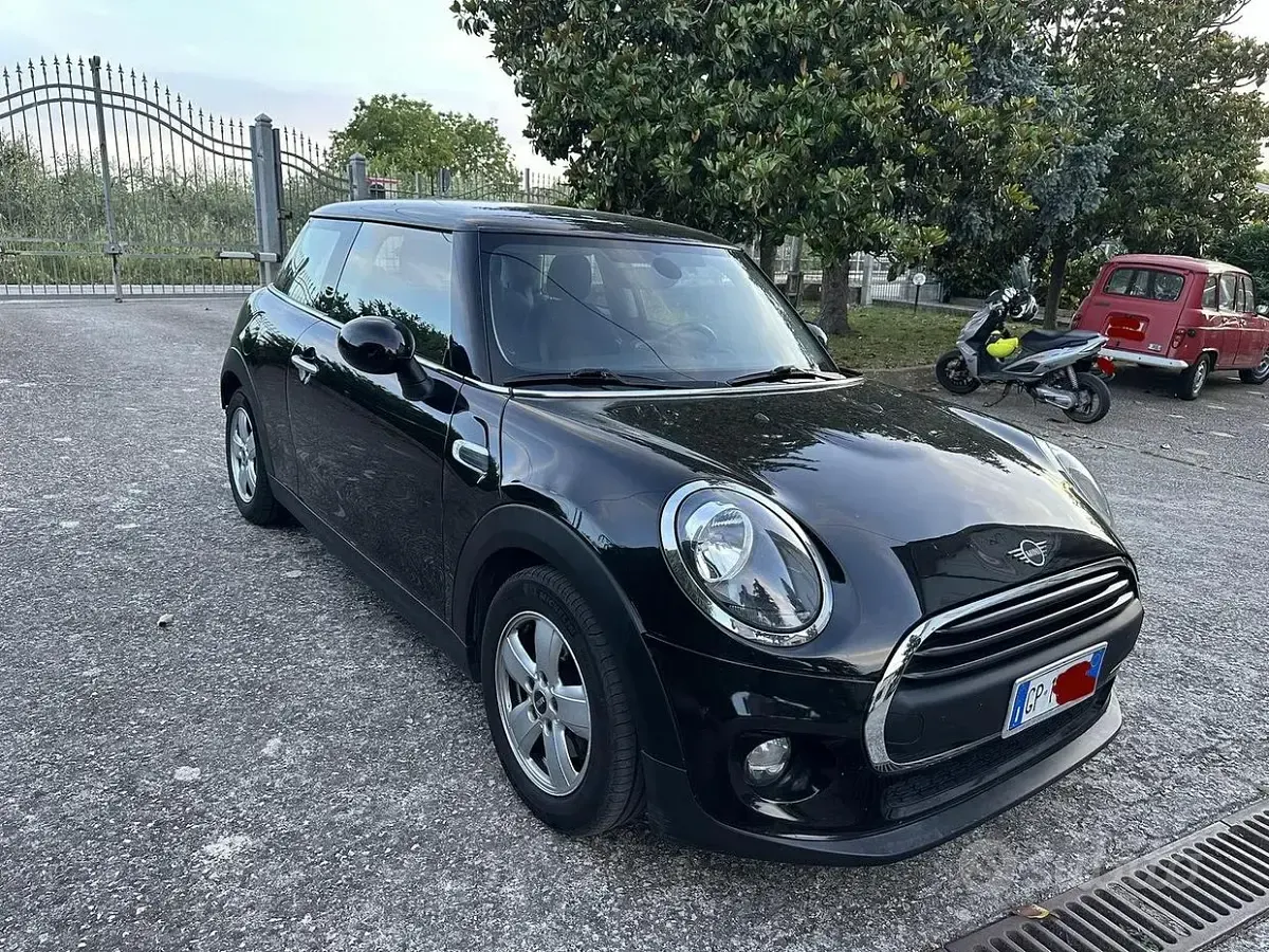 Usata Mini One D 95 CV (69 kW) 2019 Nero Utilitaria