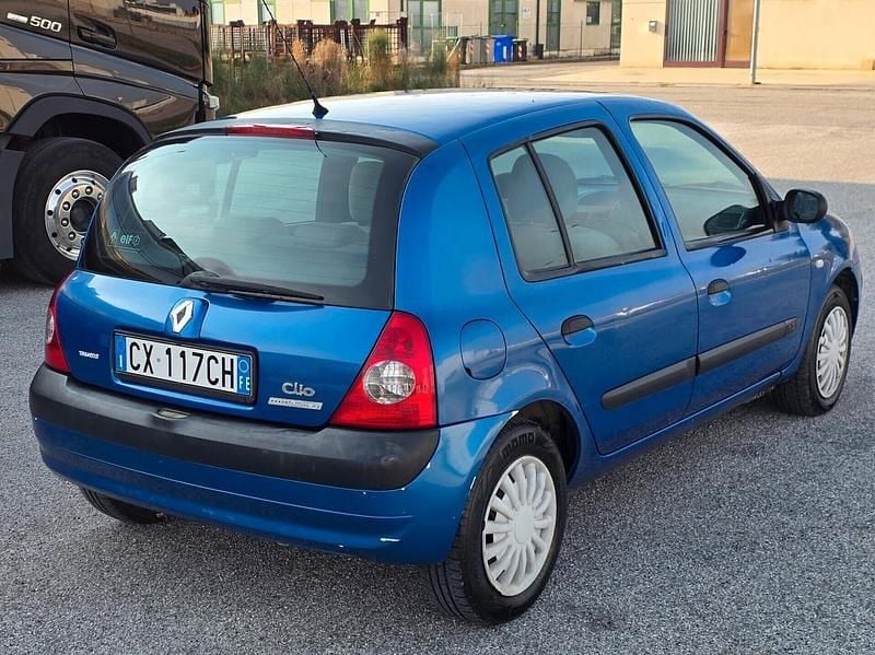 Usata Renault Clio II 58 CV (42 kW) 2005 Other Berlina