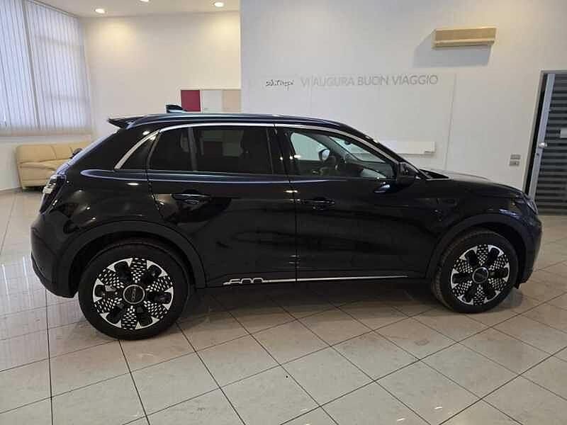 Usata Fiat 600 La Prima 101 CV (74 kW) 2025 Nero SUV