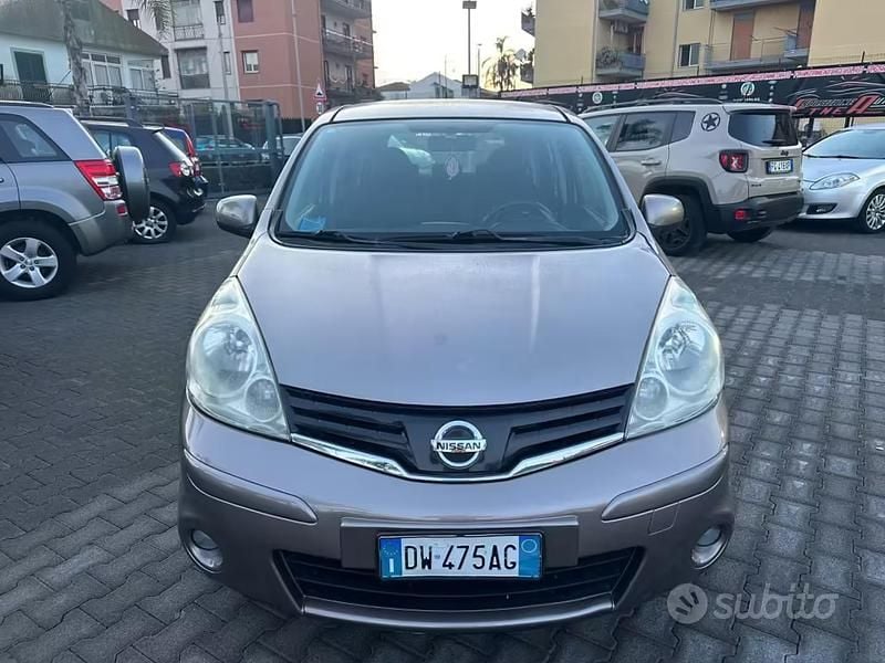 Usata Nissan Note Tekna 90 CV (66 kW) 2010 Marrone Utilitaria
