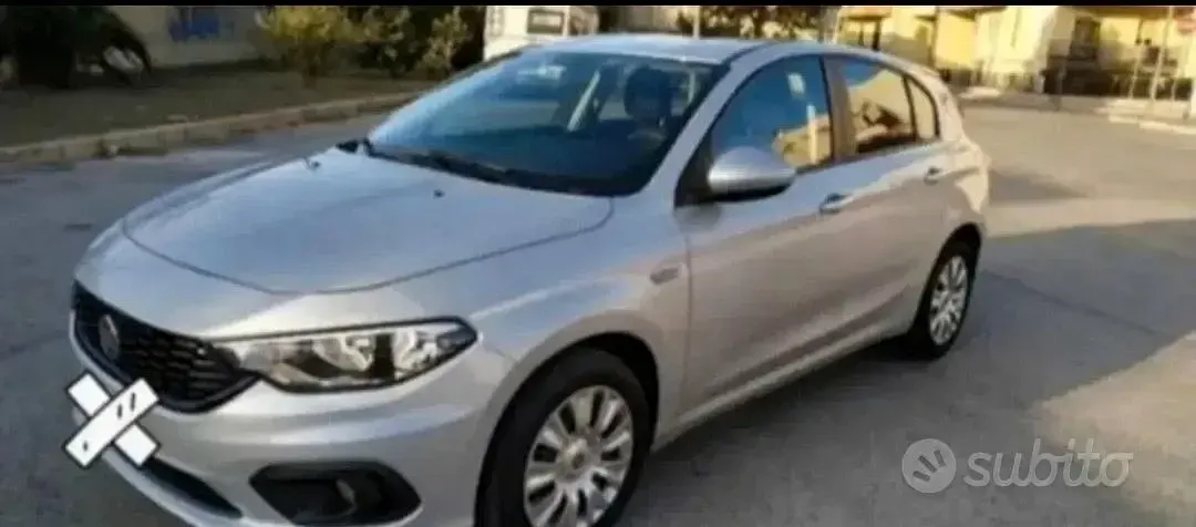 Usata Fiat Tipo 95 CV (69 kW) 2017 Grigio Berlina