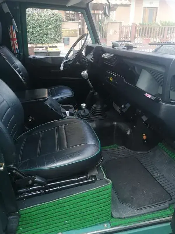 Usata Land Rover Defender 86 CV (63 kW) 1988 SUV