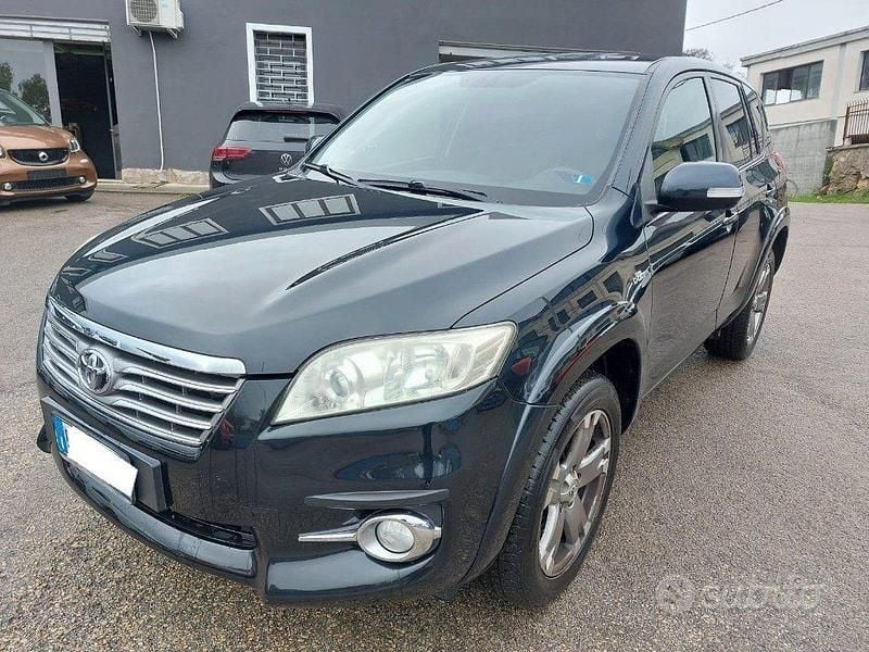 Second-hand Toyota RAV4 Executive 150 CP (110 kW) 2010 Gri SUV
