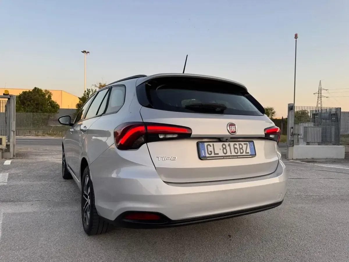 Usata Fiat Tipo Business 95 CV (69 kW) 2022 Argento Station wagon