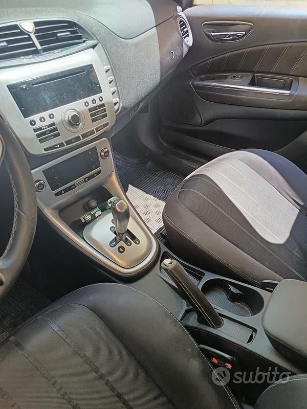 Usata Lancia Delta 105 CV (77 kW) 2009 Nero Utilitaria