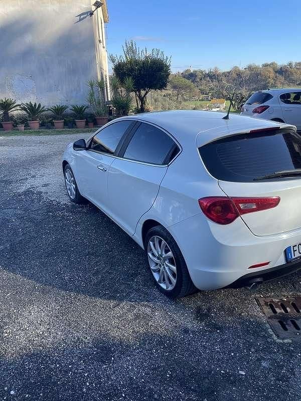 Usata Alfa Romeo Giulietta Distinctive 120 CV (88 kW) 2016 Berlina