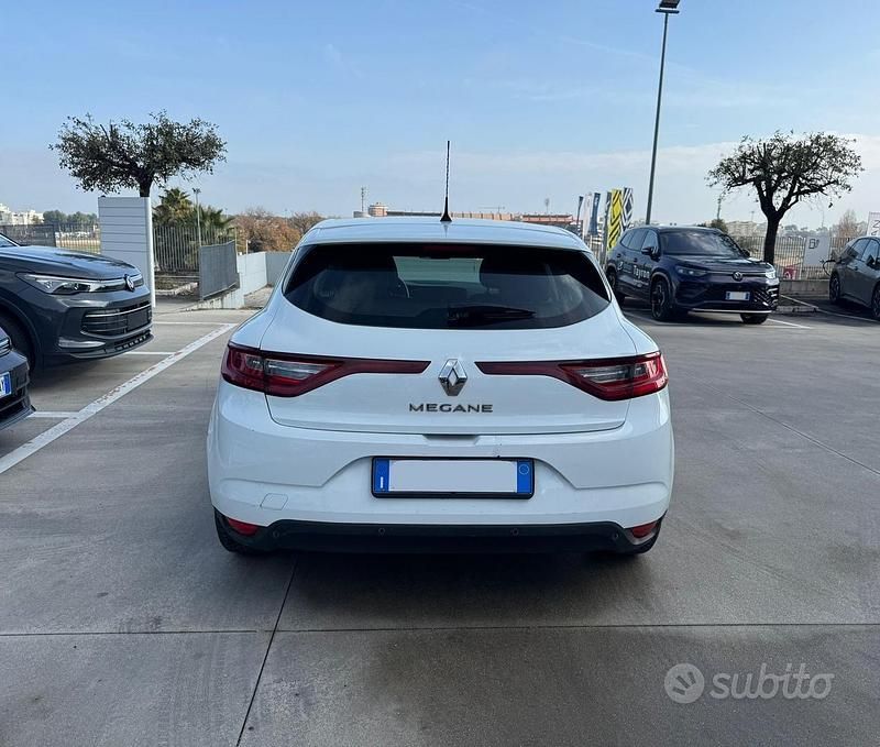 Usata Renault Mégane IV Zen 110 CV (80 kW) 2016 Bianco Berlina