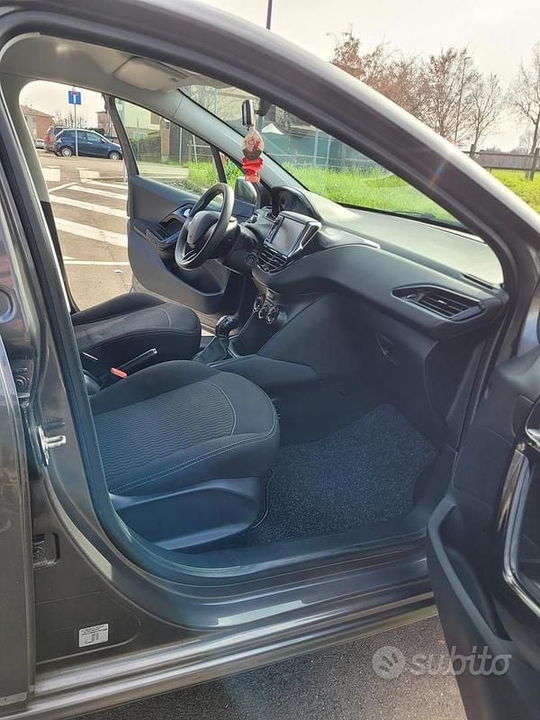 Usata Peugeot 208 2018 Utilitaria