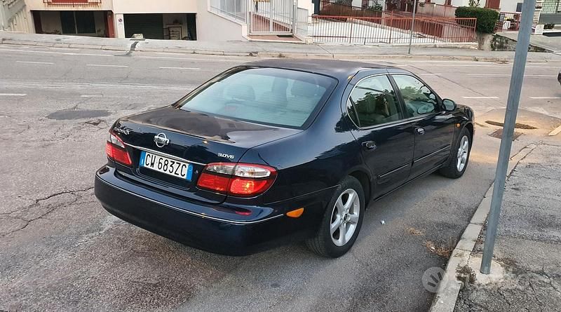 Blu Usata 2002 Nissan Maxima Tre volumi | 6600 € - Immagine 1/4
