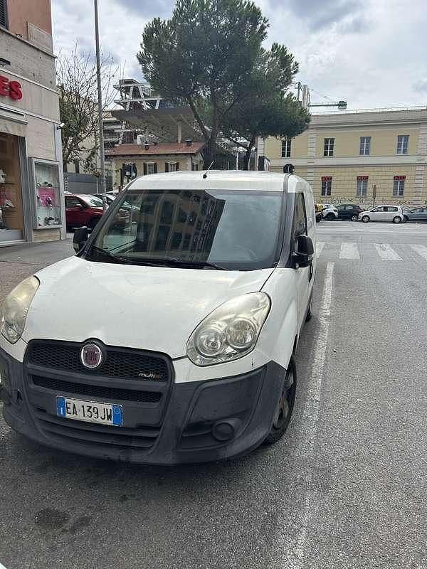 Usata Fiat Doblò Active 84 CV (61 kW) 2010 Monovolume