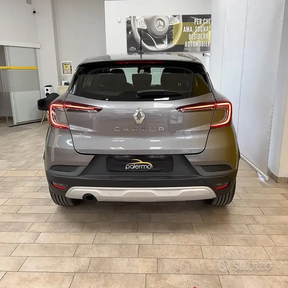 Usata Renault Captur Business 116 CV (85 kW) 2021 Grigio SUV