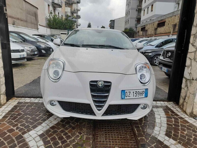 Usato 2009 Alfa Romeo MiTo 1.2 Diesel 90 CV (3.990 €)