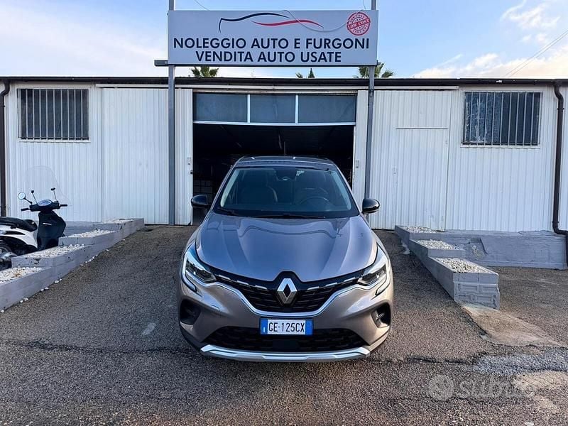 Usata Renault Captur Life 95 CV (69 kW) 2021 Grigio SUV