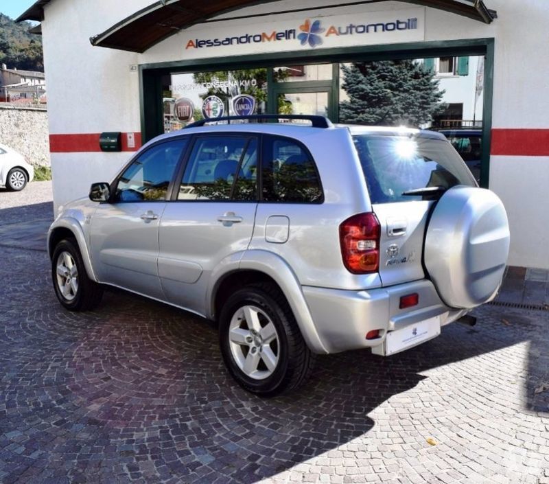 Toyota rav 4 2005 usata