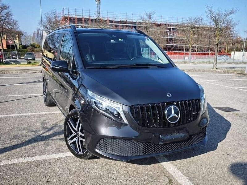 Usata Mercedes V300 AMG 239 CV (175 kW) 2020 Nero Monovolume