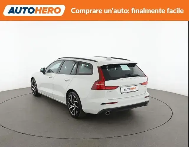 Usata Volvo V60 Momentum 190 CV (139 kW) 2019 Bianco Station wagon