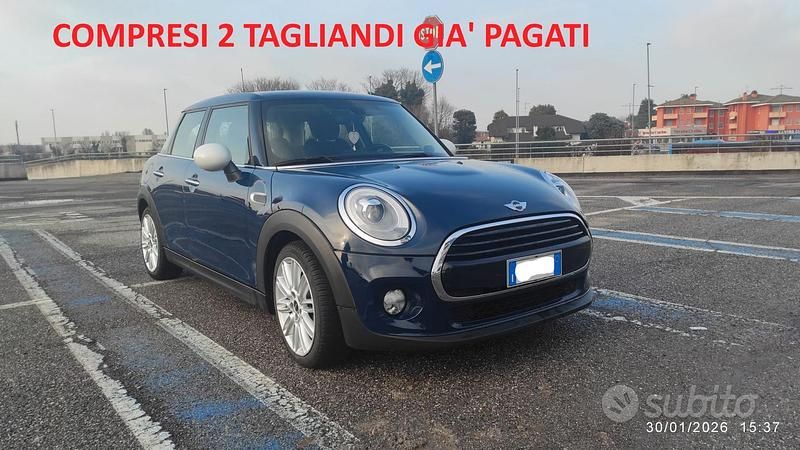 Usata Mini Cooper D 116 CV (85 kW) 2017 Blu/azzurro Utilitaria
