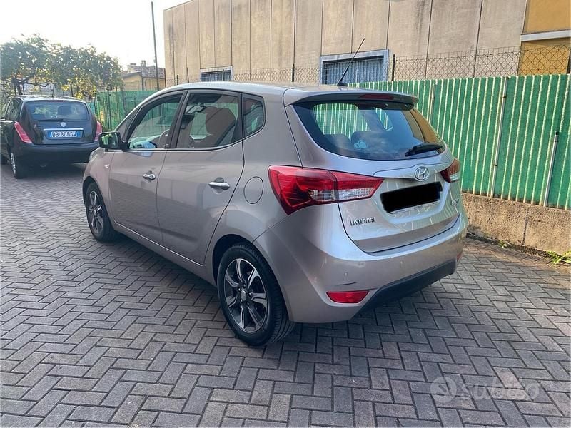 Usata Hyundai i20 90 CV (66 kW) 2018 Grigio Monovolume