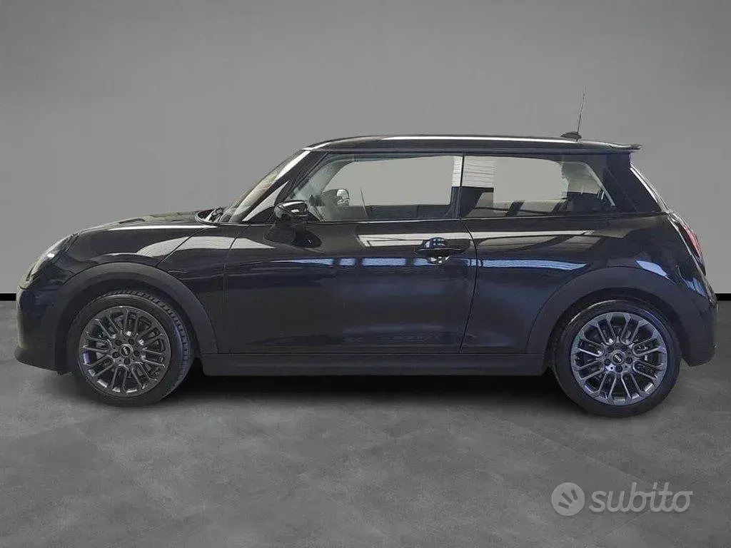 Usata Mini Cooper S Essential 204 CV (150 kW) 2025 Nero / metallizzato Utilitaria