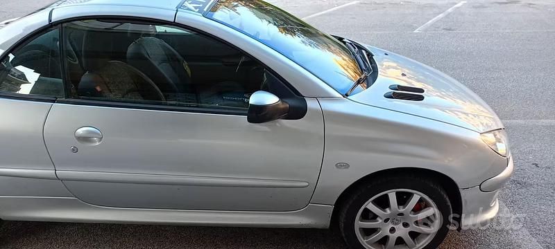 Usata Peugeot 206 CC 150 CV (110 kW) 2006 Grigio Cabrio