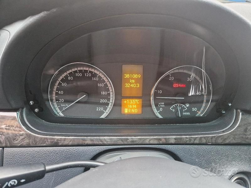 Usata Mercedes Viano 224 CV (164 kW) 2012 Grigio Monovolume