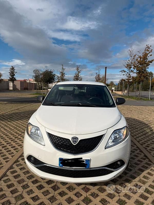 Usata Lancia Ypsilon Silver 95 CV (69 kW) 2018 Utilitaria