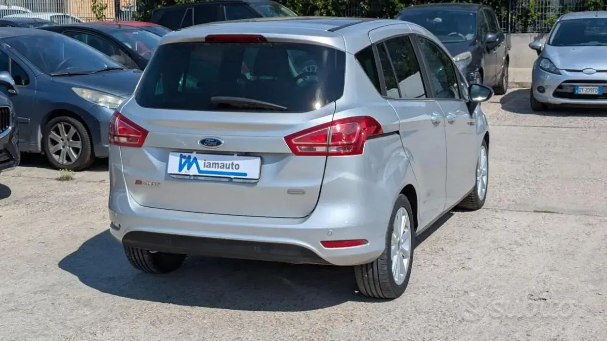 Usata Ford B-MAX 101 CV (74 kW) 2015 Grigio Monovolume