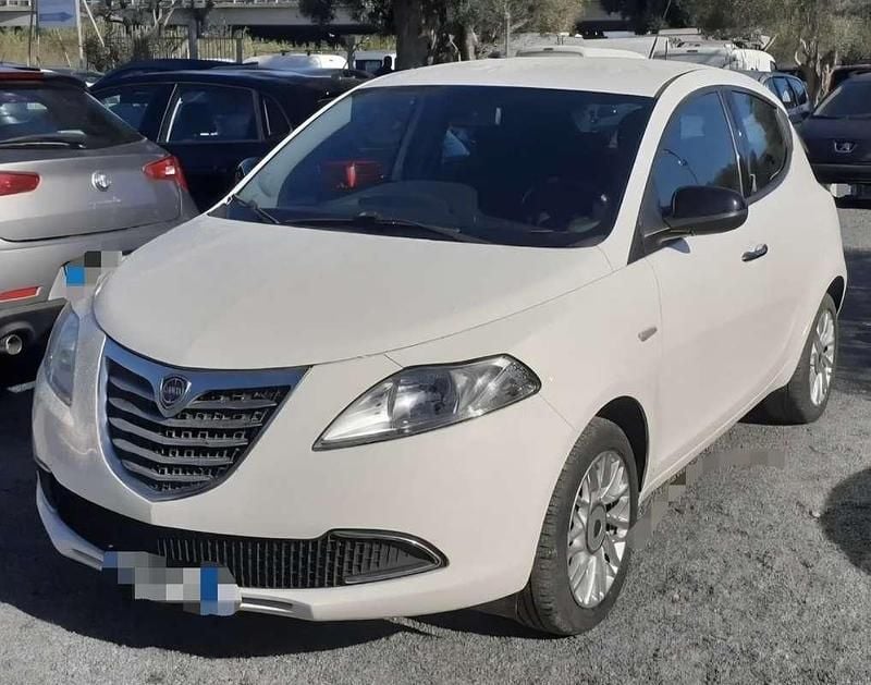 Usata Lancia Ypsilon Silver 80 CV (58 kW) 2014 Utilitaria