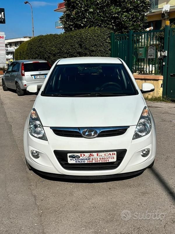 Usata Hyundai i20 75 CV (55 kW) 2012 Bianco Utilitaria