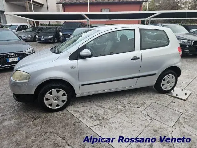 Usata VW Fox 54 CV (39 kW) 2007 Argento metallizzato Utilitaria