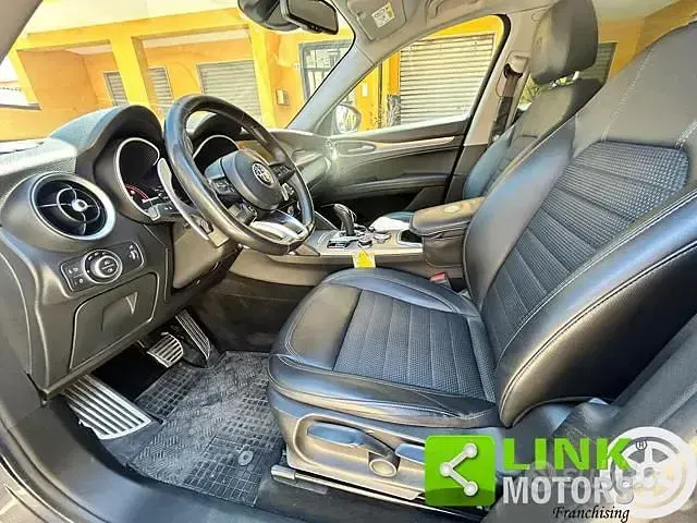 Usata Alfa Romeo Stelvio Sprint 190 CV (139 kW) 2020 Grigio SUV
