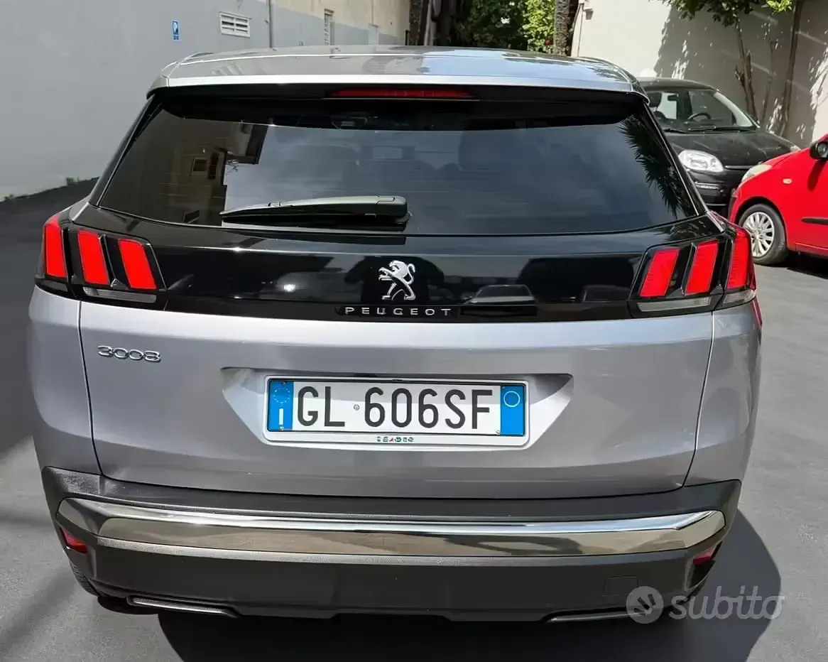 Usata Peugeot 3008 Allure 131 CV (96 kW) 2022 Grigio SUV