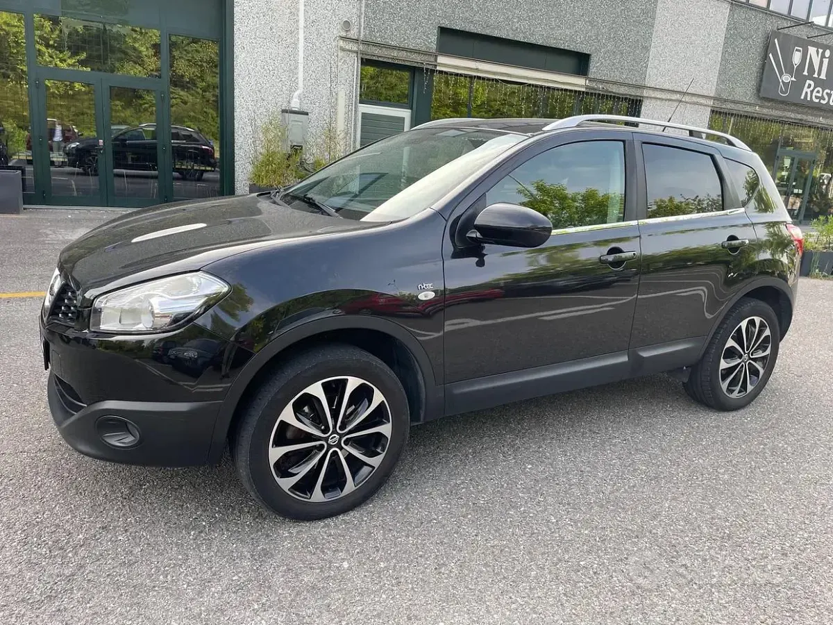 Usata Nissan Qashqai N-TEC 141 CV (103 kW) 2011 Nero SUV