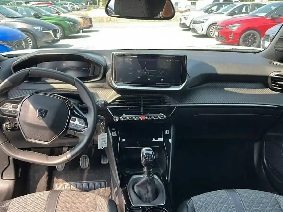 Usata Peugeot 2008 Allure 100 CV (73 kW) 2025 Bianco SUV
