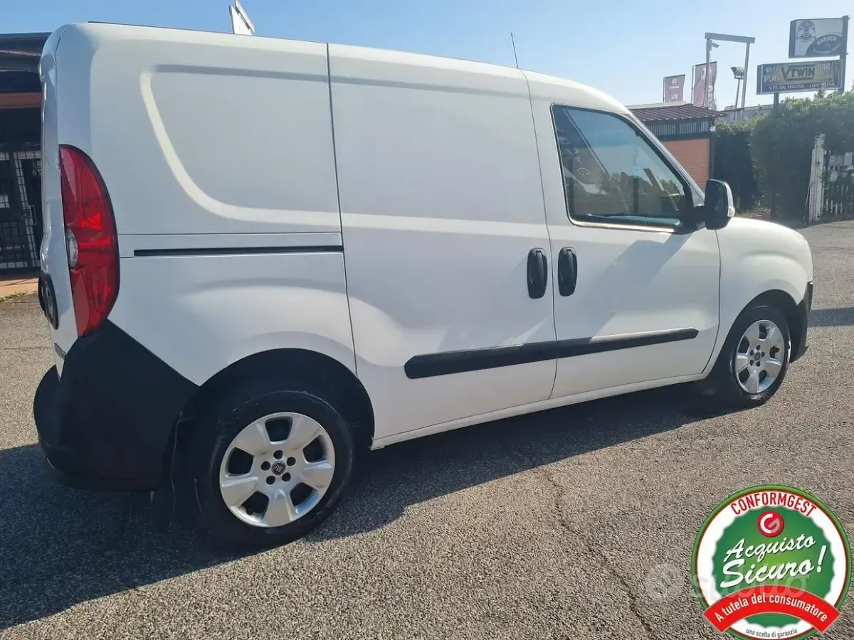Usata Fiat Doblò 105 CV (77 kW) 2015 Bianco Monovolume