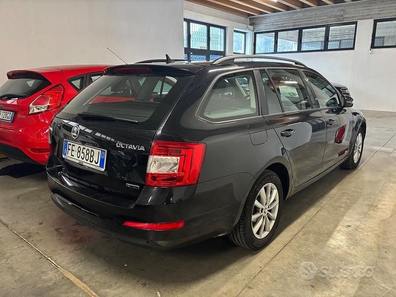 Usata Skoda Octavia G-TEC 110 CV (80 kW) 2016 Nero Station wagon