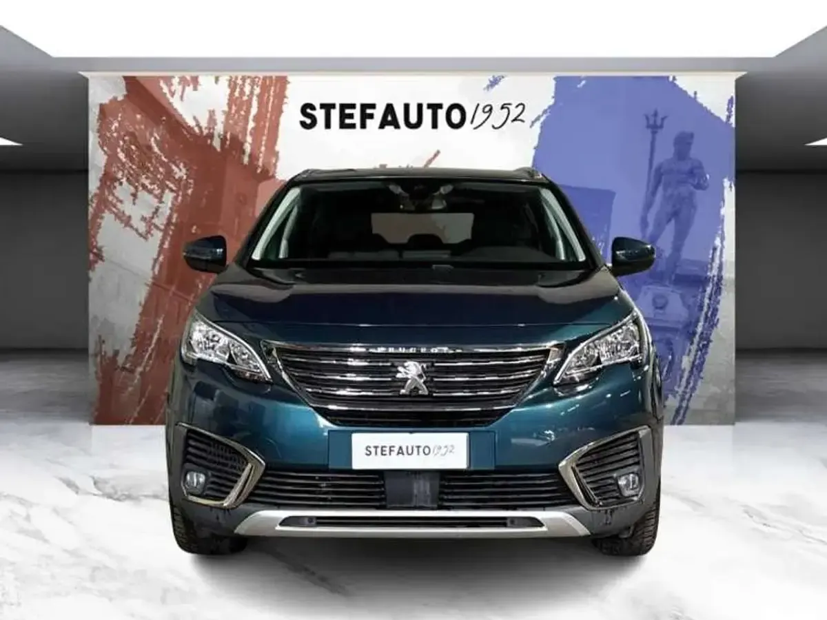 Usata Peugeot 5008 Allure 131 CV (96 kW) 2019 Blu SUV