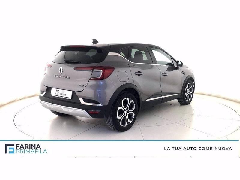 Usata Renault Captur Intens 94 CV (69 kW) 2022 Grigio scuro tetto nero SUV