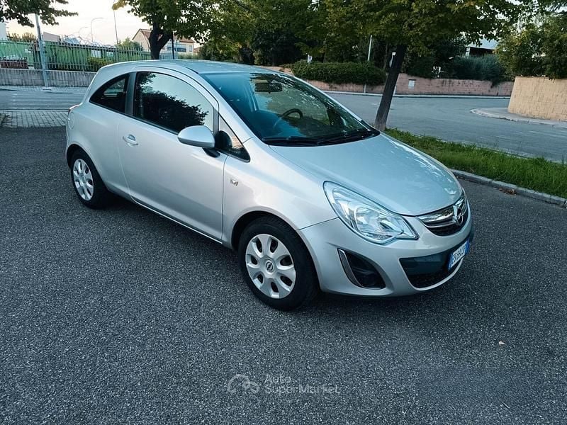 Usata Opel Corsa 86 CV (63 kW) 2013 Grigio Berlina