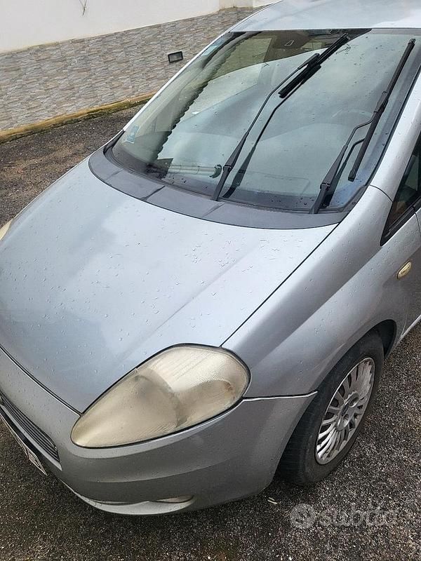 Usata Fiat Grande Punto 75 CV (55 kW) 2009 Grigio Utilitaria