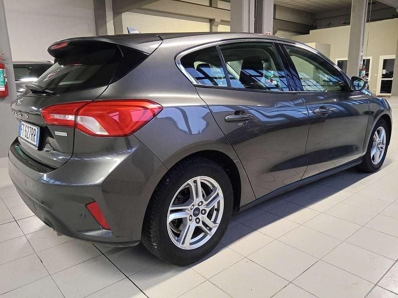 Usata Ford Focus 101 CV (74 kW) 2019 Grigio Berlina