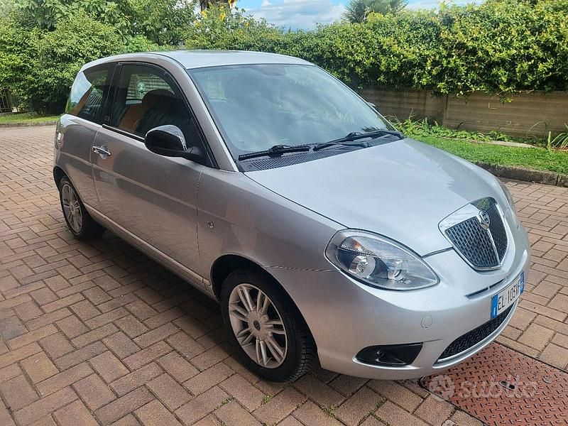 Usata Lancia Ypsilon 2011 Grigio Utilitaria