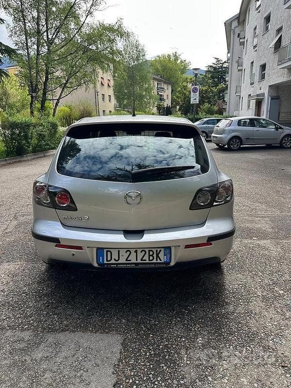 Usata Mazda 3 Active 105 CV (77 kW) 2007 Grigio Berlina