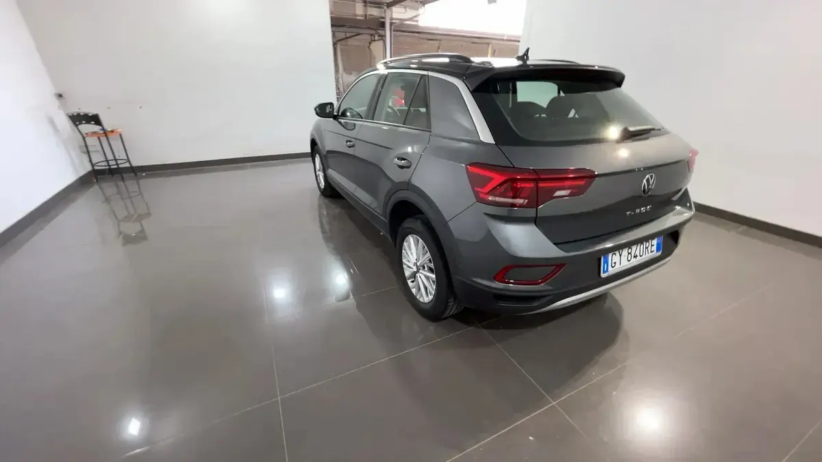 Usata VW T-Roc Life 115 CV (84 kW) 2025 Grigio SUV