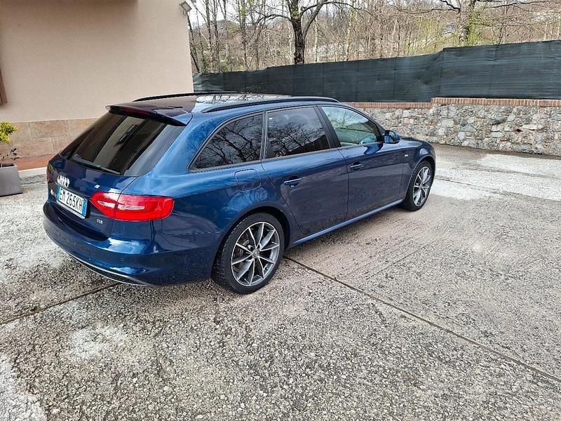 Occasion Audi A4 S-Line 143 PK (105 kW) 2012 Blauw Stationwagen