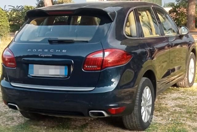 Usata 2010 Porsche Cayenne SUV | 20.000 € (Cara) - Immagine 1/4
